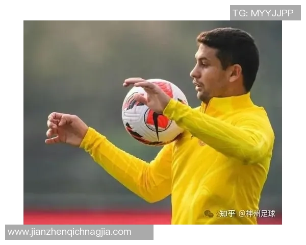 火爆足球球星名字引发热议揭秘他在绿茵场上的激情与传奇故事