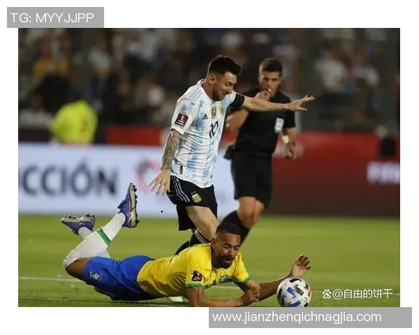 足球明星独特踢球姿势解析 揭示技艺背后的科学与艺术