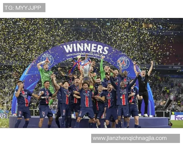 阿根廷足球巨星的辉煌历程与绿茵场上的传奇故事